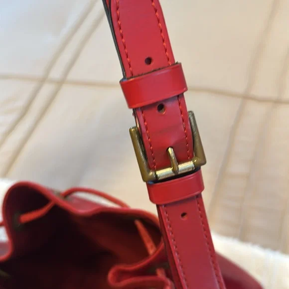 Louis Vuitton Epi Noe - Picture 10 of 16